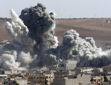 Συρία: Τουλάχιστον 19 άμαχοι σκοτώθηκαν από τις αεροπορικές επιδρομές κοντά στην Ντέιρ Εζόρ
